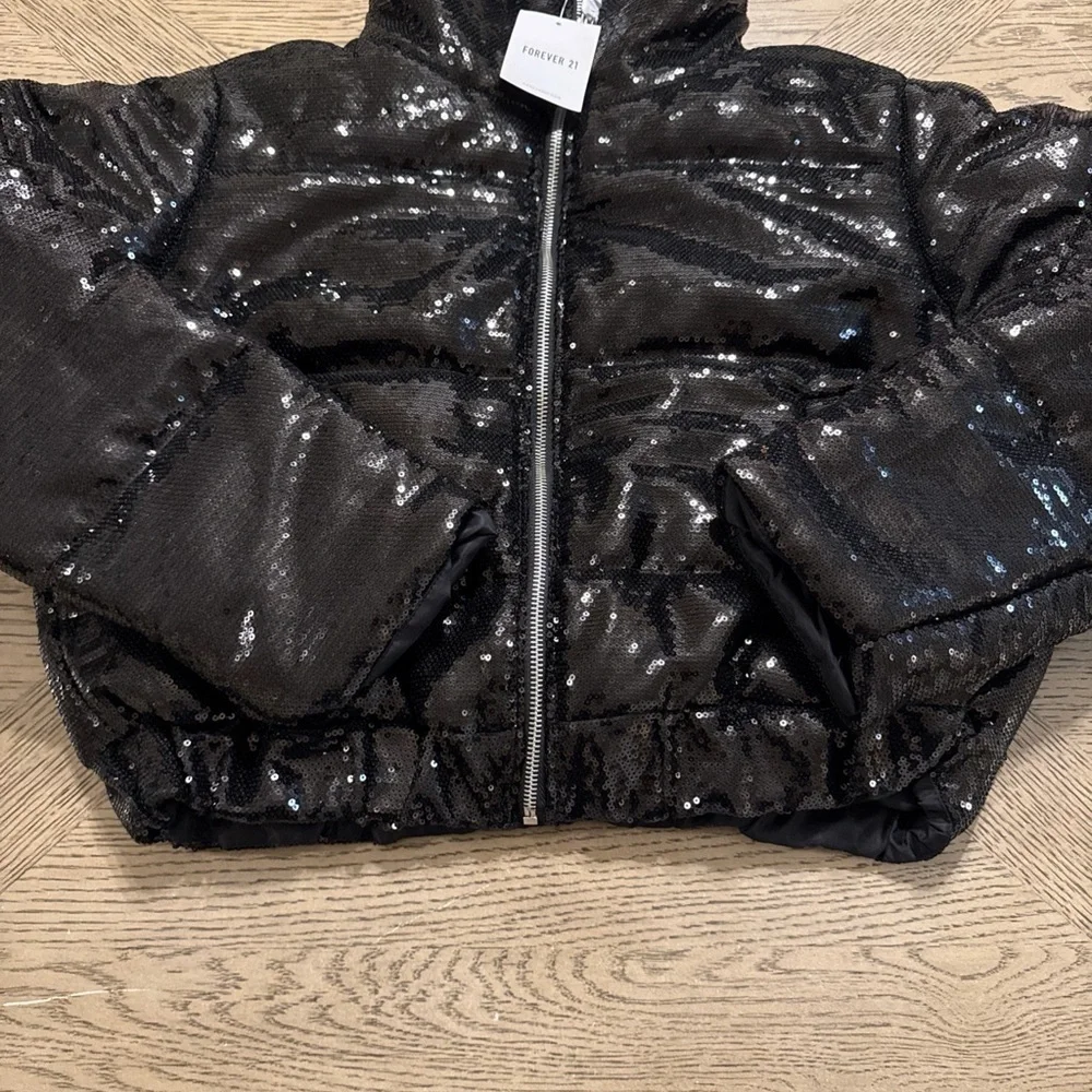 Forever 21 Active Black Shiny Puffer Jacket Cropped Full Zip Women's M